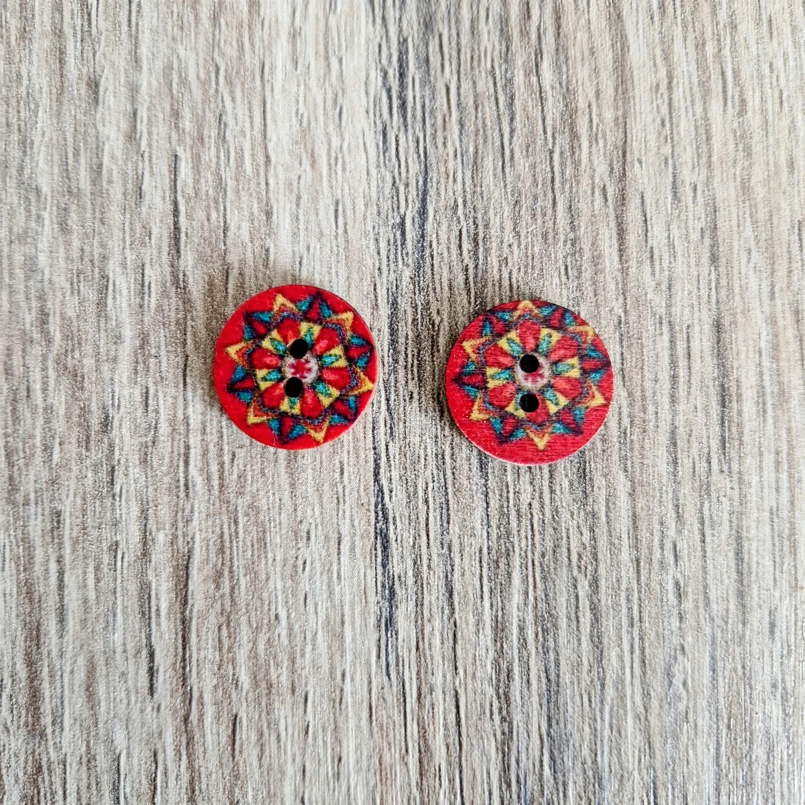 Lot de 2 boutons en bois vintage